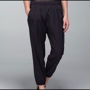 Lululemon Rolling with my Omies Pants 10